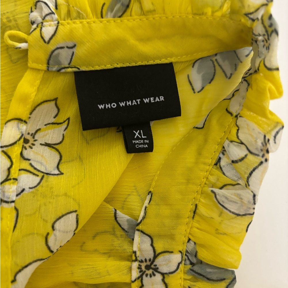 Who What Wear Yellow Floral Blouse. Never Worn. Dainty, Ditsy Floral - Picture 5 of 7